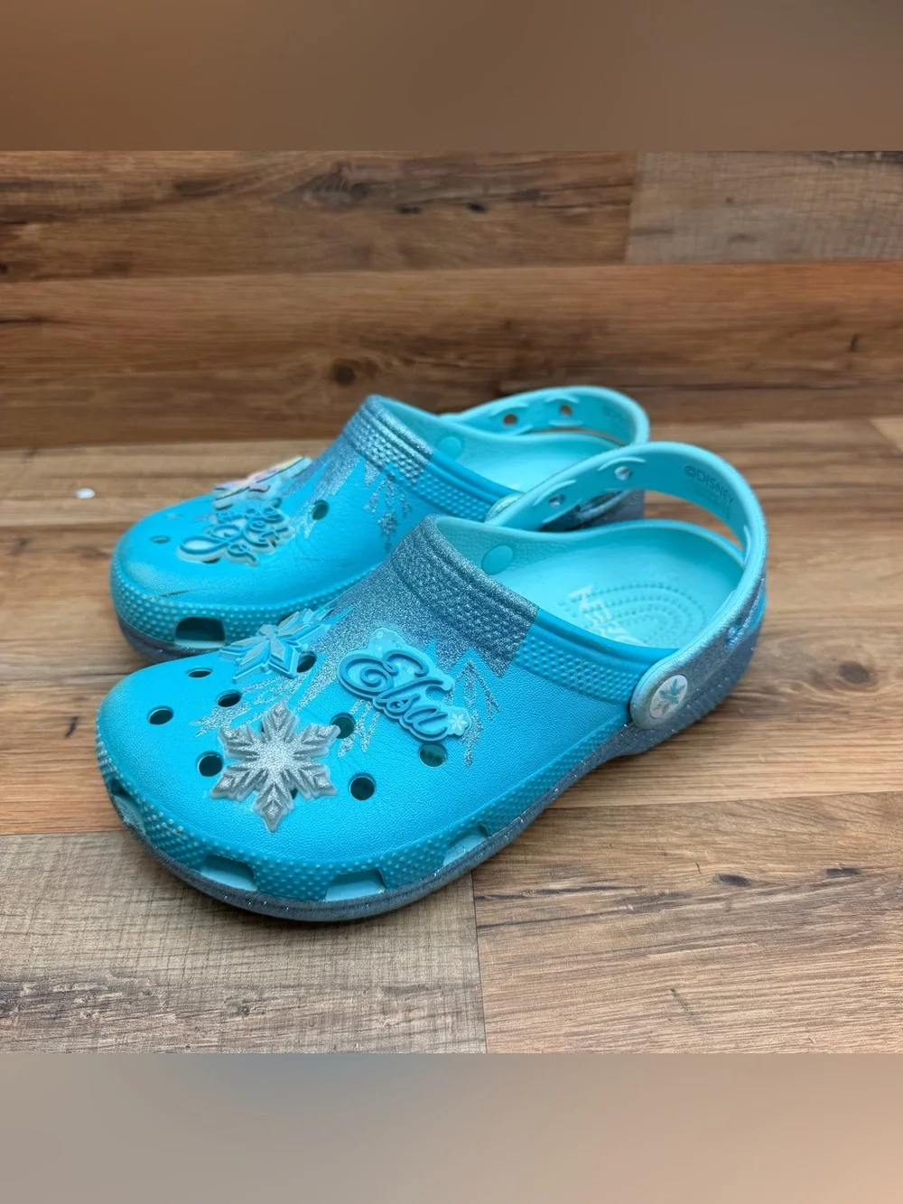 Crocs Blue Kids' size J2 Snowflake Clog Sandals